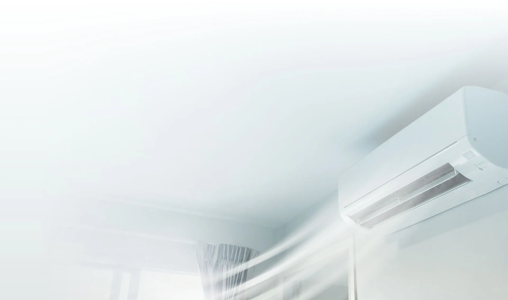 Montaż klimatyzacji — instalacja jednostki wewnętrznej przez technika Pink Ninja