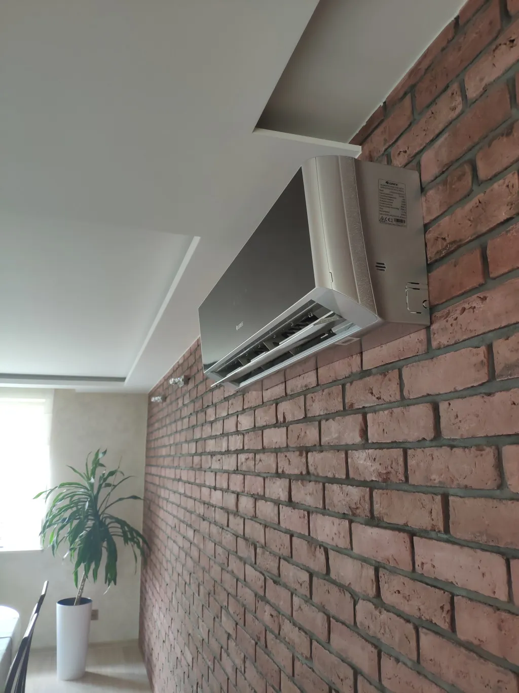 Systemy klimatyzacji biurowej — kasetonowe, kanałowe, ścienne, VRF